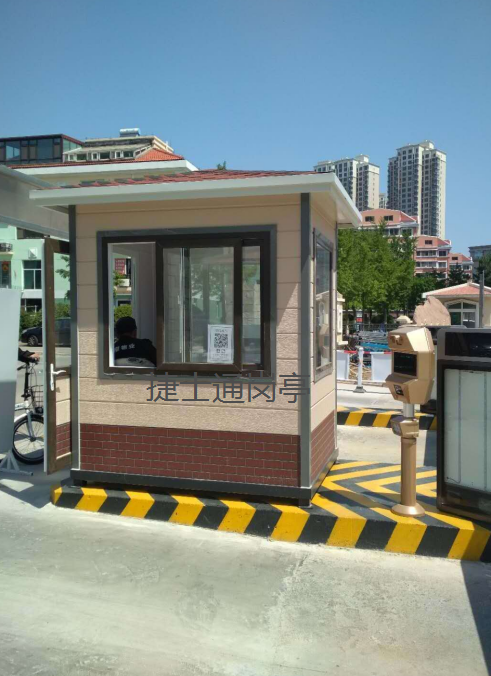 煙臺(tái)市，萊山區(qū)迎春大街綠色家園雕花板保安亭