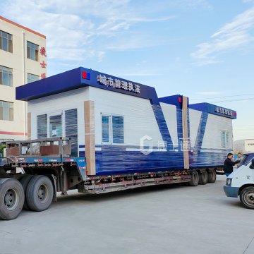 山東東營(yíng)大型警務(wù)崗?fù)ぱb車(chē)發(fā)貨